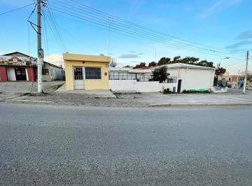 Casa · 60m² · 4 Ambientes · Venta Casa Sobre Av - Zona Comercial - Km 8