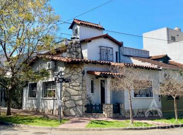 Casa · 90m² · 5 Ambientes · Casa en Venta Florida