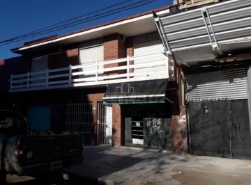 Casa · 110m² · 4 Ambientes · Alquiler Comercial 24 Meses Chalet 4 Ambientes con Dependencia en Dos Plantas Zona Juan B Justo y Ce