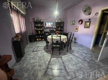 Casa · 121m² · 5 Ambientes · Venta de Casa 5 Ambientes con Patio en Wilde