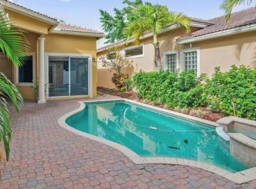 Casa · 279m² · 4 Ambientes · Casa 4 Dorm., 3 Baños con Piscina en Coral Springs