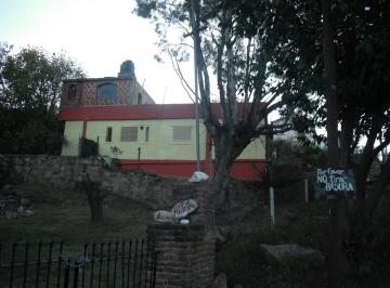 Casa · 105m² · 4 Dormitorios · Casa + Depto en Barrio La Quinta, a Pocas Cuadras del Centro