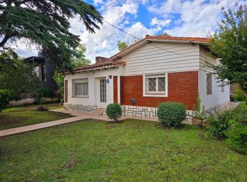 Casa · 175m² · 4 Dormitorios · 1 Cochera · Casa + Departamento con Gran Terreno - Barrio Miguel Muñoz