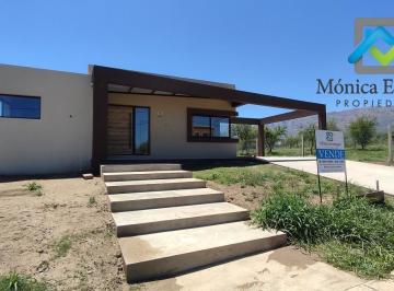 Casa · 113m² · 5 Ambientes · 1 Cochera · La Arbolada 3 Dorm. 2 Baños - Villa de Merlo