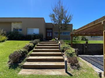Casa · 170m² · 4 Ambientes · Casa en Venta, Costa Esmeralda