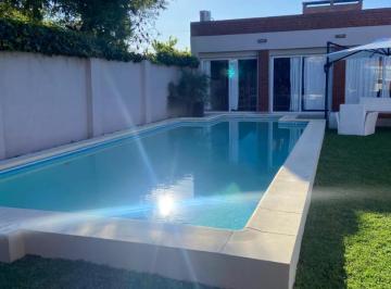 Quinta vacacional · 198m² · 3 Ambientes · 1 Cochera · Venta Casa Quinta en Mercedes B.