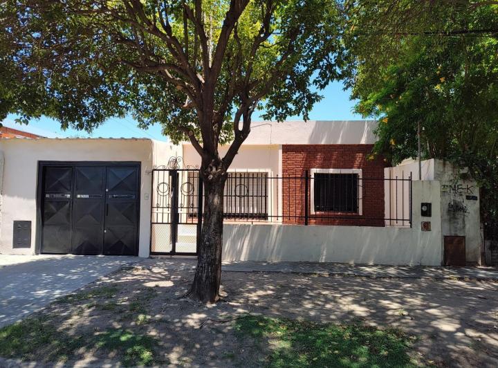 Casa · 84m² · 5 Ambientes · 1 Cochera