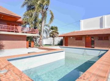 Casa · 650m² · 7 Ambientes · Casa en Venta La Plata con Pileta, Parque
