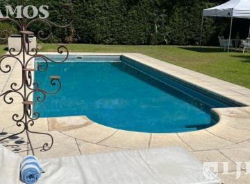 Casa · 330m² · 5 Ambientes · 2 Cocheras · Hermosa Casa en Venta en Septiembre con Piscina - Impecable Estado Pg