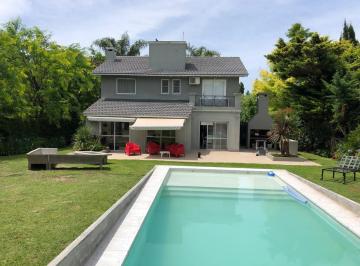 Casa · 210m² · 4 Ambientes · Venta Casa en Pueyrredon Cc 3 Dorm. + Dependencia Pileta
