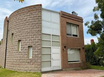 Casa · 100m² · 5 Ambientes · Casa en Bahia Blanca