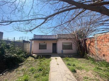 Casa · 80m² · 3 Ambientes · Casa en Venta en Francisco Alvarez!
