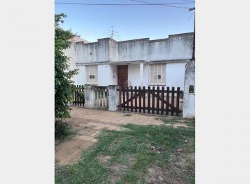 Casa · 130m² · 3 Ambientes · 1 Cochera · Casa 3 a Reciclar en Venta en Haedo Barrio Güemes