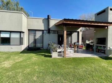 Casa · 144m² · 5 Ambientes · 2 Cocheras · Casa en Venta en Manzanares Chico, Pilar