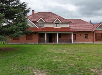 Casa · 410m² · 7 Ambientes · 5 Cocheras · Venta Espectacular Casa en El Churqui
