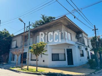 Casa · 180m² · 6 Ambientes · 2 Cocheras · Casa en Venta Quilmes Ideal 3 Familias o Consultorios.