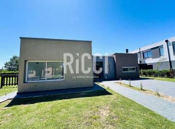 Casa · 184m² · 4 Ambientes · 2 Cocheras · Casa a Estrenar Barrancas de Iraola, Hudson, Berazategui