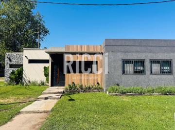 Casa · 140m² · 4 Ambientes · Casa 4 Ambientes con Pileta en Venta Apta Credito Ranelagh