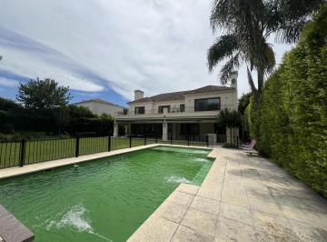 Casa · 330m² · 7 Ambientes · 2 Cocheras · Alquiler Amoblado en El Encuentro