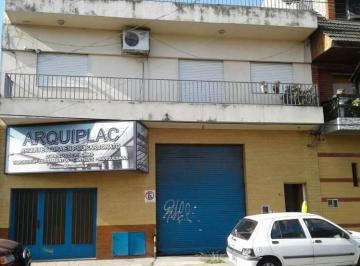 Bodega-Galpón , Morón · Galpón con Vivienda/oficinas. Escucha Ofertas