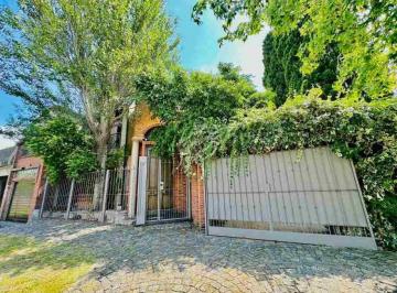 Casa de 6 ambientes, Morón · Excelente Chalet de 4 Aguas en Dos Plantas