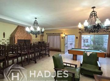 Casa de 5 ambientes, Quilmes · Casa en Venta Bernal con Acceso a Dos Calles, 5amb con Quincho