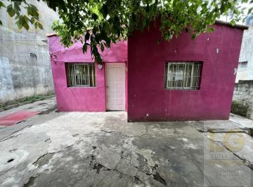 Casa · 46m² · 3 Ambientes · 3 Cocheras · Casa Tres Ambientes en Venta en Berazategui