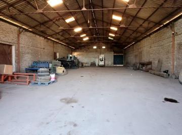 Bodega-Galpón · 821m² · Importante Propiedad en Excelente Ubicación