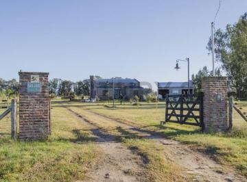 Quinta vacacional · 180m² · 4 Ambientes · Quinta en Venta