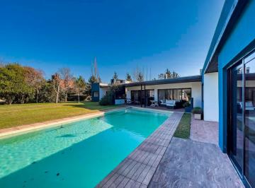 Casa · 277m² · 6 Ambientes · 2 Cocheras · Venta Casa - Puerto Roldan - Barrio Privado