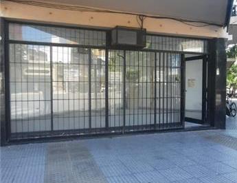 Local comercial · 33m² · Locales - en Esquina - Coghlan, Capital Federal