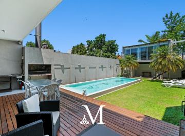 Casa · 390m² · 8 Ambientes · 2 Cocheras · Casa en Saavedra con Jardin, Pileta, Terraza y Ascensor