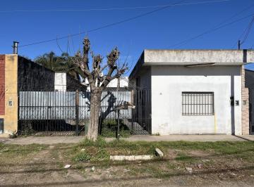 Casa · 100m² · 2 Dormitorios · Casa con Gran Galpón Al Fondo