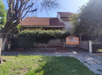 Casa · 270m² · 5 Ambientes · 2 Cocheras · Casa en Vicente López 51, Temperley Oeste