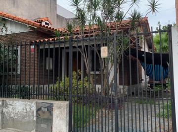 Casa de 3 ambientes, Villa Lugano · Oportunidad Propiedad a Reciclar Ideal Para Inversores