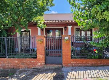 Casa · 200m² · 4 Ambientes · 1 Cochera · Casa en Victoria