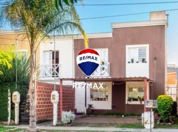 Casa · 90m² · 3 Ambientes · 1 Cochera · Duplex 2 Dorm. Venta Bº El Huaico Zona Norte
