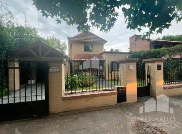 Casa · 120m² · 4 Ambientes · 2 Cocheras · Venta Casa en Parque Leloir Ituzaingo Norte Apto Credito