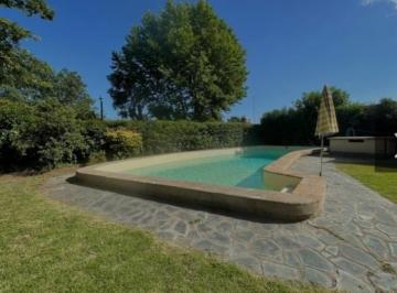 Quinta vacacional · 215m² · 5 Ambientes · 6 Cocheras · Quinta en Venta en Moreno Cerca de Acceso Oeste
