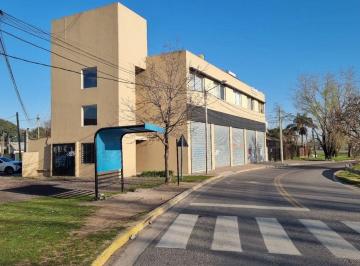 Local comercial · 90m² · Local / Deposito en Colectora Oeste Panam. Km41