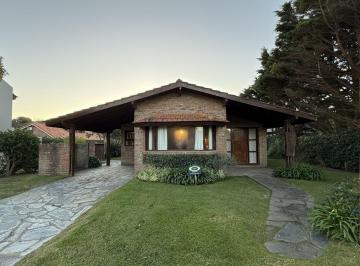 DEI-DEI-1661_2 · Casa en Venta 4 Dorm. en Pinamar Zona Norte Playa
