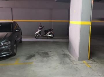 Garage , Villa Crespo · Venta Cochera Fija y Cubierta en Edificio.