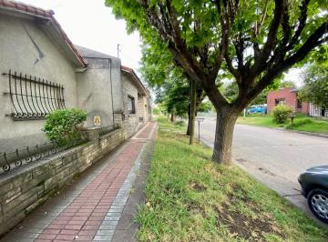 Casa · 160m² · 3 Ambientes · 1 Cochera · Latorre Prop. Vende Chalet 3 Amb - Villa Primera - Apto Credito