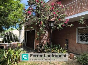 Casa · 269m² · 15 Ambientes · 2 Cocheras · Amplia Casa en Venta Barrio Uritorco - Dean Funes Al 4100