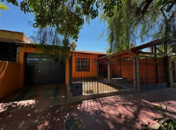 Casa · 160m² · 4 Ambientes · 2 Cocheras · Casa Venta Barrio Sanidad