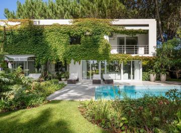 Casa · 275m² · 4 Ambientes · 1 Cochera · Casa en Venta 4 Ambientes La Herradura Pinamar