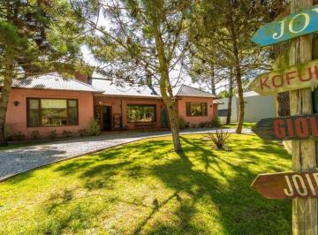 Casa · 260m² · 4 Ambientes · 1 Cochera · Casa en Venta 4 Ambientes La Herradura Pinamar