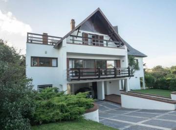 Casa · 600m² · 6 Ambientes · 4 Cocheras · Casa en Venta 6 Ambientes Pinamar Centro