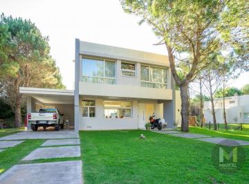 Casa · 250m² · 5 Ambientes · Casa en Venta 5 Ambientes Pinamar La Herradura