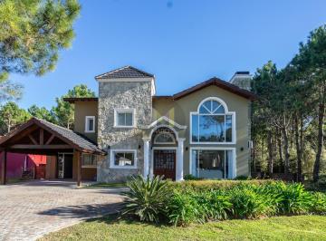 Casa · 300m² · 6 Ambientes · 1 Cochera · Casa en Venta 6 Ambientes Pinamar La Herradura